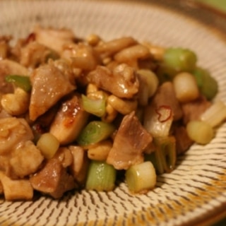 カシューナッツと鶏肉のオイスター炒め